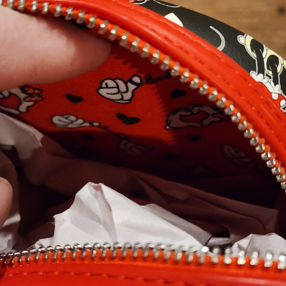 Disney Loungefly Mickey and Minnie Mouse Heart Hands Mini Backpack - Picture 8 of 10